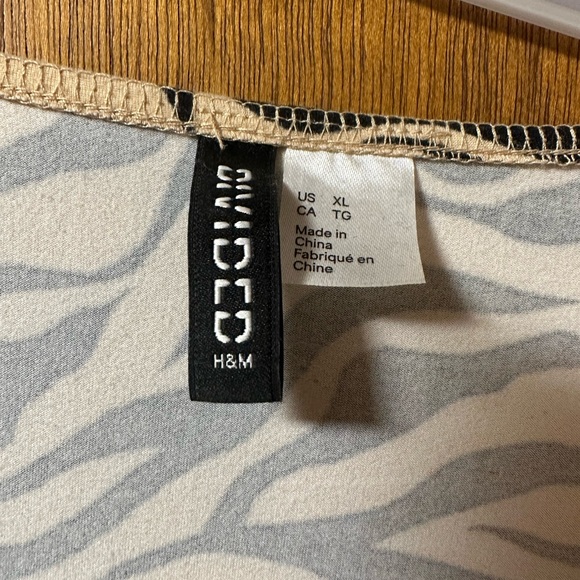 Long sleeve dress ** tags attached** - Picture 4 of 8